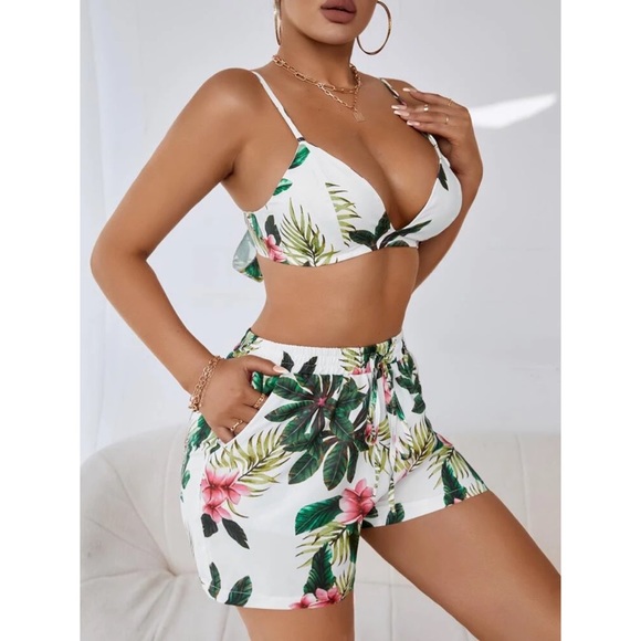 Teresa Tropical Print Blouse & Cami Top & Knot Front Shorts - Picture 4 of 5